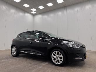 skadebil auto Renault Clio 0.9 TCe Limited 5-drs Navi Airco 2019/8
