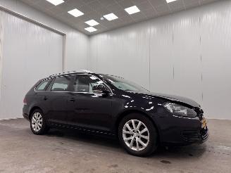 Damaged car Volkswagen Golf Variant 1.6 TDI Clima 2011/3