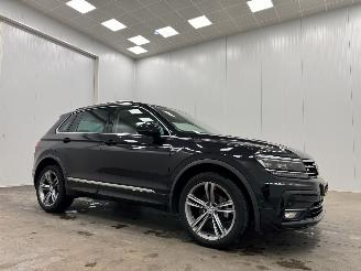 krockskadad bil auto Volkswagen Tiguan 1.4 TSI DSG R-Line 4Motion Panoramadak Navi Clima 2018/8
