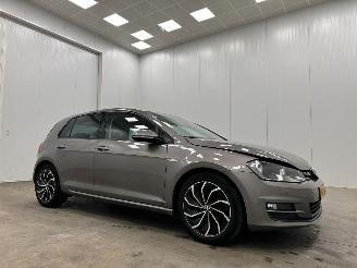 krockskadad bil auto Volkswagen Golf 1.0 TSI 5-drs Navi Clima 2016/1