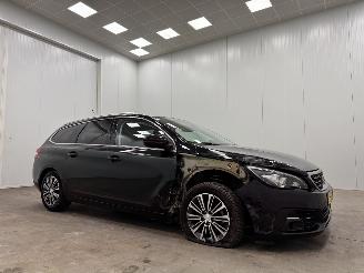 Vaurioauto  passenger cars Peugeot 308 SW 1.2 PureTech Allure Navi Clima 2021/7