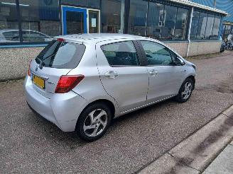 skadebil auto Toyota Yaris Yaris III (P13) Hatchback 1.5 16V Hybrid (1NZ-FXE) [74kW 2016/4