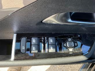 Opel Astra 1.2 Turbo Sports Tourer picture 17