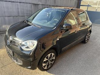 Vaurioauto  passenger cars Renault Twingo Limited 1.0 (48kW) 2021/12