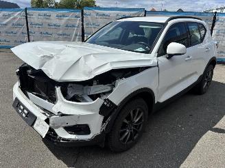 Schadeauto Volvo XC40 T3 Momentum Pro 2WD 120 KW 2019/5
