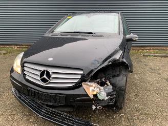 Auto incidentate Mercedes B-klasse 1.7 B-170 16V Hatchback  Benzine 1.699cc 85kW (116pk) FWD 2005-03/2011-11 (245.232) M266940 2005/12