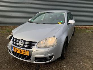 krockskadad bil auto Volkswagen Jetta 2.0 16V FSI Sedan 4Dr Benzine 1.984cc 110kW (150pk) FWD 2005-12/2008-06 (1K2) BVY; EURO4 2006/7