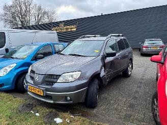 Mitsubishi Outlander Outlander (CU) SUV 2001 / 2007 - 2.0 16V 4x2 SUV  Benzine 1.997cc 100kW (136pk) FWD 2003-05/2006-10 (CU2W) 4G63; 16V picture 5