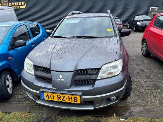 Mitsubishi Outlander Outlander (CU) SUV 2001 / 2007 - 2.0 16V 4x2 SUV  Benzine 1.997cc 100kW (136pk) FWD 2003-05/2006-10 (CU2W) 4G63; 16V picture 3