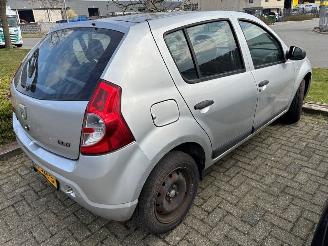 Dacia Sandero Sandero I (BS) - 1.2 16V Hatchback  Benzine 1.149cc 55kW (75pk) FWD 2008-11/2013-06 (BSDA1; BSDBN; BSDM2; BSRA1; BSRBN) D4F732; D4FF7 picture 4