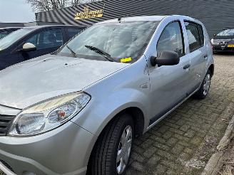 Dacia Sandero Sandero I (BS) - 1.2 16V Hatchback  Benzine 1.149cc 55kW (75pk) FWD 2008-11/2013-06 (BSDA1; BSDBN; BSDM2; BSRA1; BSRBN) D4F732; D4FF7 picture 8