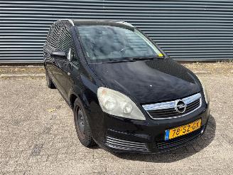 damaged passenger cars Opel Zafira 7 persoons - 1.8 16V Ecotec MPV  Benzine 1.796cc 103kW (140pk) FWD 2005-07/2010-06 (M75) Z18XER; EURO4 2006/6