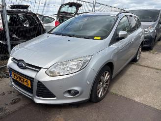 Unfallwagen Ford Focus 1.6 TDCi - Focus 3 Wagon Combi 2010 / 2018 - 1.6 TDCi Combi/o  Diesel 1.560cc 85kW (116pk) FWD 2011-04/2018-05  T1DB 2012/1