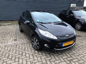 skadebil auto Ford Fiesta 1.6 TDCI - Fiesta 6 (JA8) Hatchback 2008 / 2017 - 1.6 TDCi 16V 95 Hatchback  Diesel 1,560cc 70kW (95pk) FWD 2010-02/2015-12  TZJB 2011/10