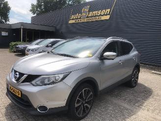Damaged car Nissan Qashqai  2016/3