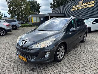 krockskadad bil auto Peugeot 308  2010/8