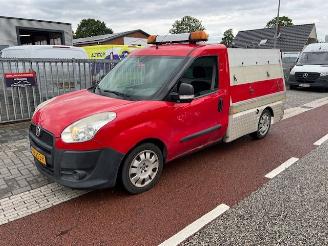 krockskadad bil bedrijf Fiat Doblo 1.6 MJ 66KW KIPPER VEEGVUILKIPPER KLIMA AUT. 2013/1