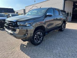 skadebil bedrijf Toyota Hilux 2.8 D-4D 150KW AUTOM. DOUBLE CAB. KLIMA NAVI LEER 4WD 2021/3