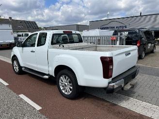 Isuzu D-Max 1.9D 120KW EXTRA CAB  AUTM.  AIRCO KLIMA EURO6 4WD picture 2