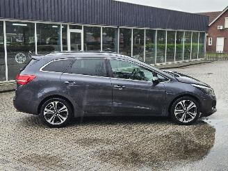 Kia Ceed GT-Line 1.0i T-GDi 12V 120 Combi/o  Benzine 998cc 88kW (120pk) FWD picture 3