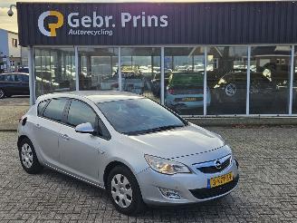 Avarii autoturisme Opel Astra 1.7 CDTi 16V 110 Hatchback 4Dr Diesel 1.686cc 81kW (110pk) FWD 2011/9