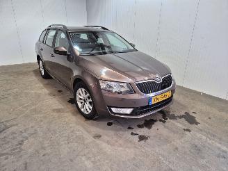 Schadeauto Skoda Octavia 1.6 TDI GreenTec 16V Combi/o 4Dr Diesel 1.598cc 77kW (105pk) FWD 2014/8