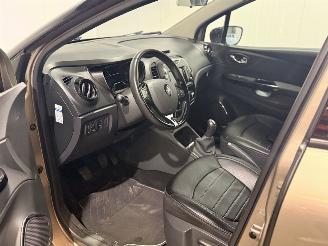 Renault Captur 0.9 Energy TCE 12V SUV picture 12