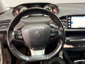 Peugeot 308 1.6 BlueHDI Blue Lease Executive picture 13