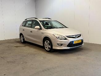 Vaurioauto  passenger cars Hyundai I-30 1.4 i-Drive Cool 2011/5
