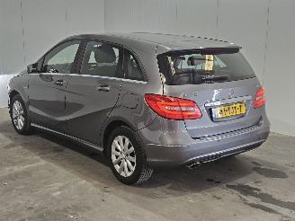 krockskadad bil auto Mercedes B-klasse 1.8 B-180 CDI BlueEFFICIENCY 16V Hatchback  Diesel 1.796cc 80kW (109pk) FWD 2012/2