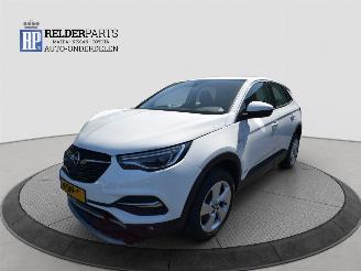 Voiture accidenté Opel Grandland X 1.6 TURBO  HYBRIDE 2021/3