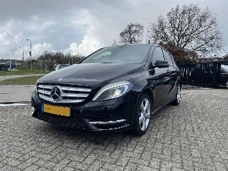 krockskadad bil auto Mercedes B-klasse 180 Ambition 2012/6