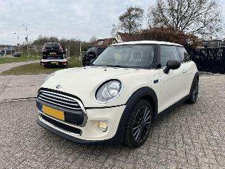 Voiture accidenté Mini One 1.2 One Business | 89.818 KM !! | AUTOMAAT !! 2015/6