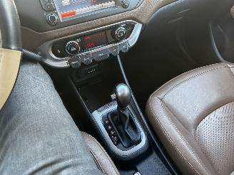 Kia Rio 1.4 CVVT PANO LEER AUTOMAAT !! FULL OPTIONS picture 18