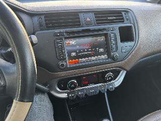 Kia Rio 1.4 CVVT PANO LEER AUTOMAAT !! FULL OPTIONS picture 13