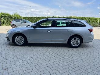 Skoda Octavia 1.0 e-TSI Sport Business picture 7