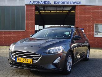 skadebil auto Ford Focus 1.0 EcoBoost Trend Edition Business Panorama, Airco, Navi 2019/7
