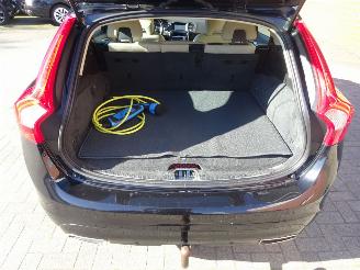 Volvo V-60 D6 TwinEngine 162kw Plug-in Hybride, Leer, Navi, Airco, Trekhaak picture 19