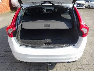 Volvo V-60 2.4 D6 AWD Plug-In Hybrid Summum, Leer, Navi, Climate & cruise picture 9