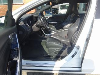 Volvo V-60 2.4 D6 AWD Plug-In Hybrid Summum, Leer, Navi, Climate & cruise picture 11