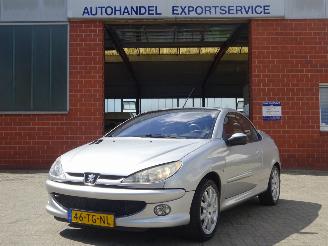 Schadeauto Peugeot 206 CC Cabrio 1.6-16V Quiksilver, Climate & Cruise control 2006/8