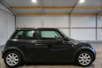 krockskadad bil auto Mini Mini 1.6 66kW ONE SALT 2002/6