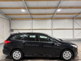 skadebil auto Ford Focus 1.0 74kW Lease Edition 2017/11