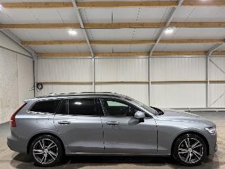 Auto incidentate Volvo V-60 2.0B3 120kW Automaat Momentum Advantage 2020/10