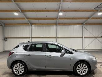 krockskadad bil auto Opel Astra 1.4Turbo 88kW Airco Cosmo 2012/1