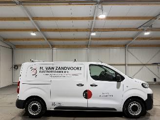 krockskadad bil bedrijf Peugeot Expert 1.5BlueHDI 75kW 100s&s L2 2023/3