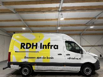 skadebil bedrijf Mercedes Sprinter 317 1.9CDI 125kW Automaat L2H2 RWD 2024/11