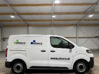 skadebil bedrijf Opel Vivaro 1.5CDTI 75kW Airco L1H1 Edition 2021/1