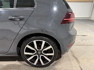 Volkswagen Golf 1.4TSI 110kW Automaat Highline Pano Business R picture 32