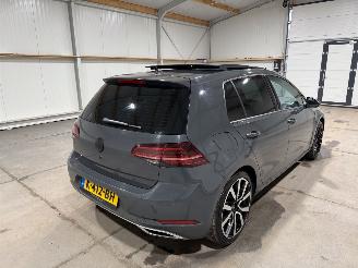 Volkswagen Golf 1.4TSI 110kW Automaat Highline Pano Business R picture 6